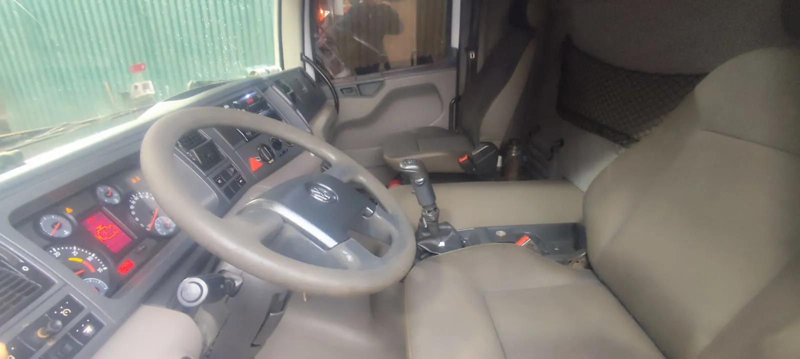 VOLKSWAGEN 24-280 2016 6X2 - Foto 5