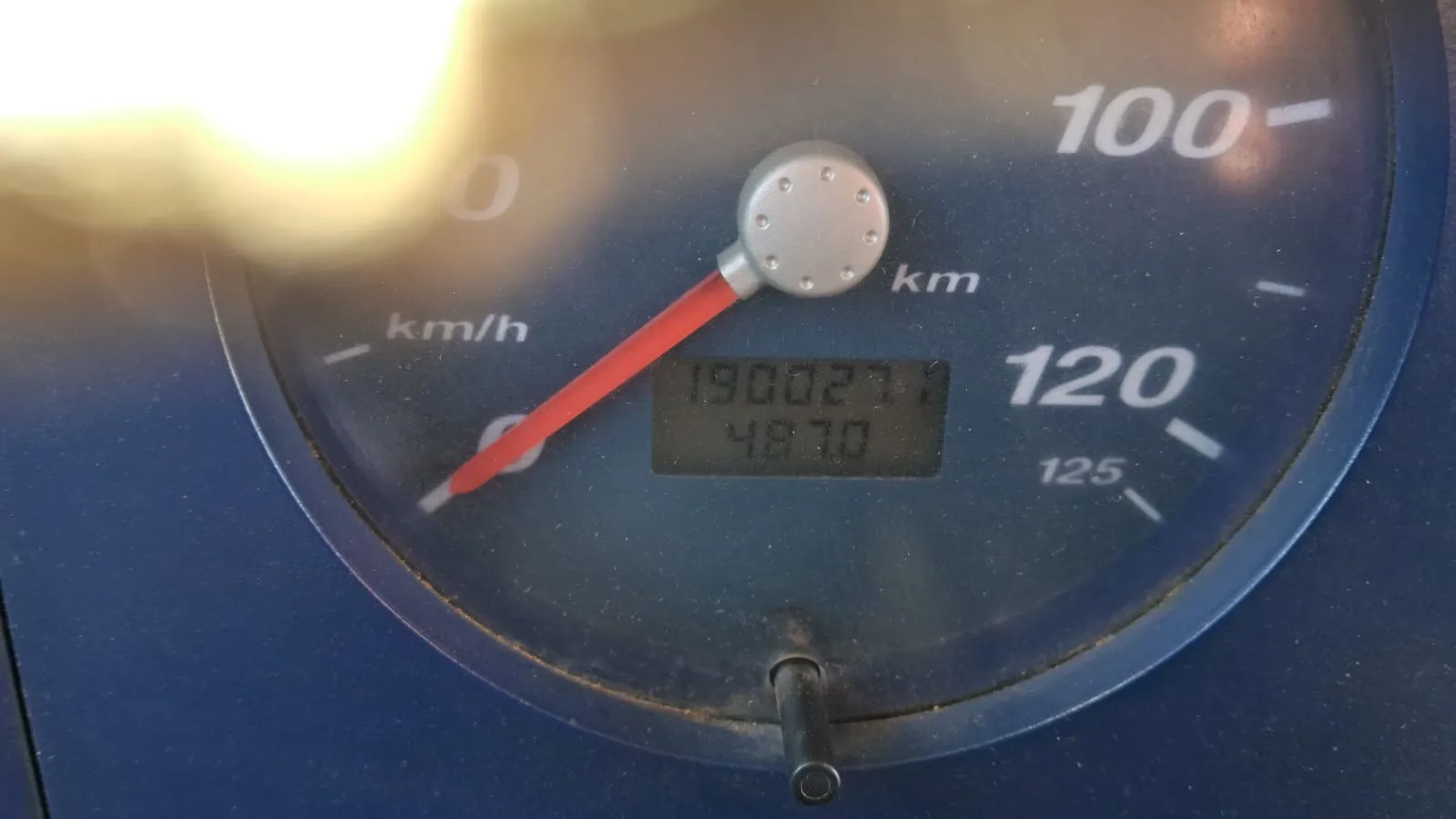 VOLKSWAGEN 24-220 2011 - Foto 1