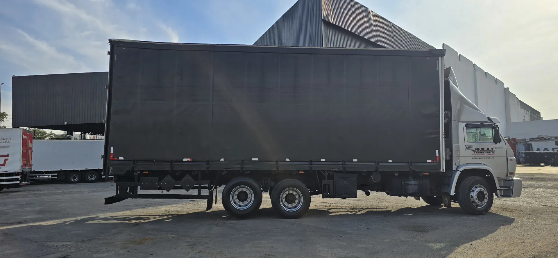 VOLKSWAGEN 23-220 2004 6X2 - Foto 4