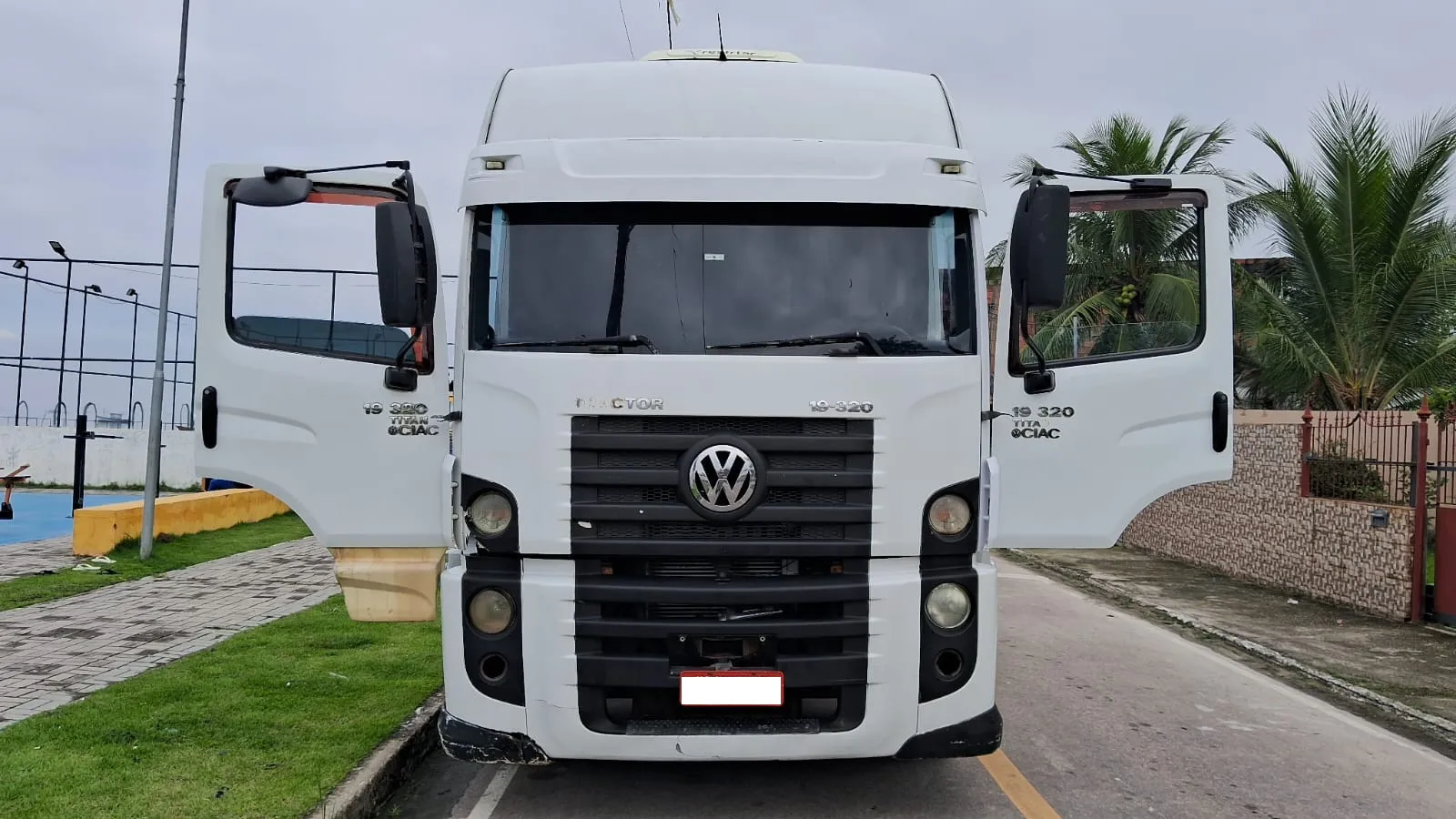 VOLKSWAGEN 19-320 2011 - Foto 1