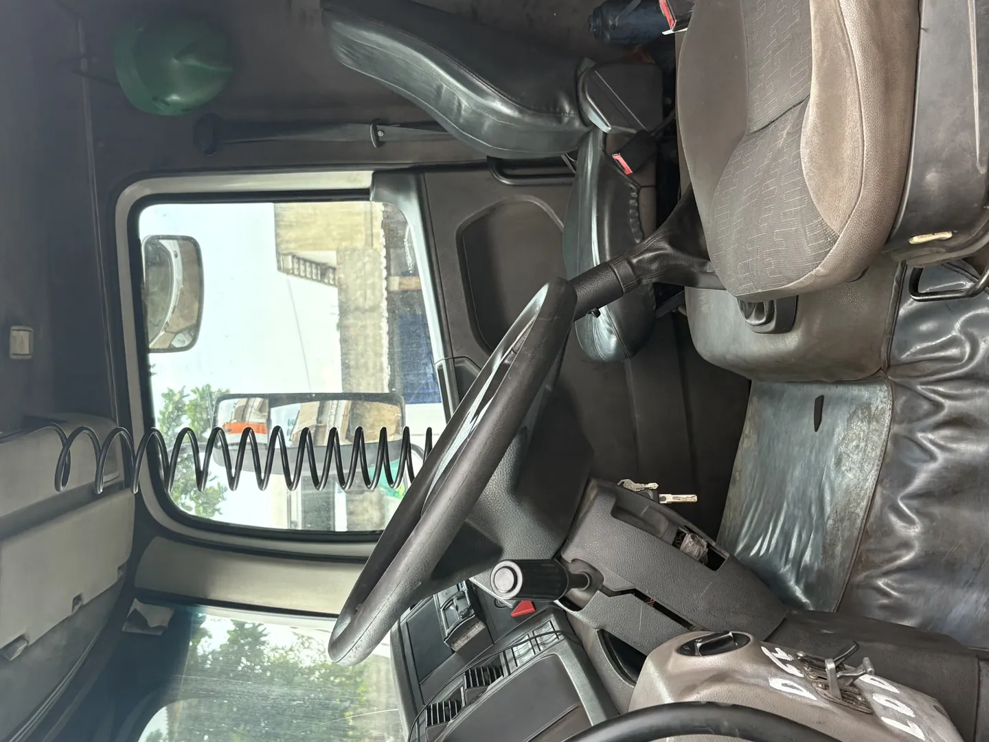 VOLKSWAGEN 24-280 2015 6X2 - Foto 5