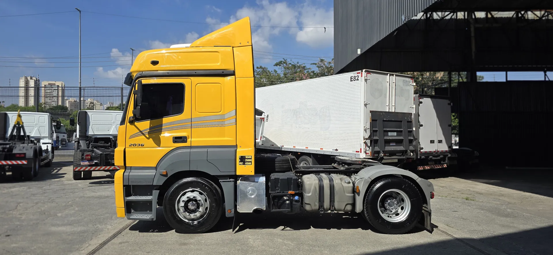 MERCEDES-BENZ AXOR 2019 - Foto 4