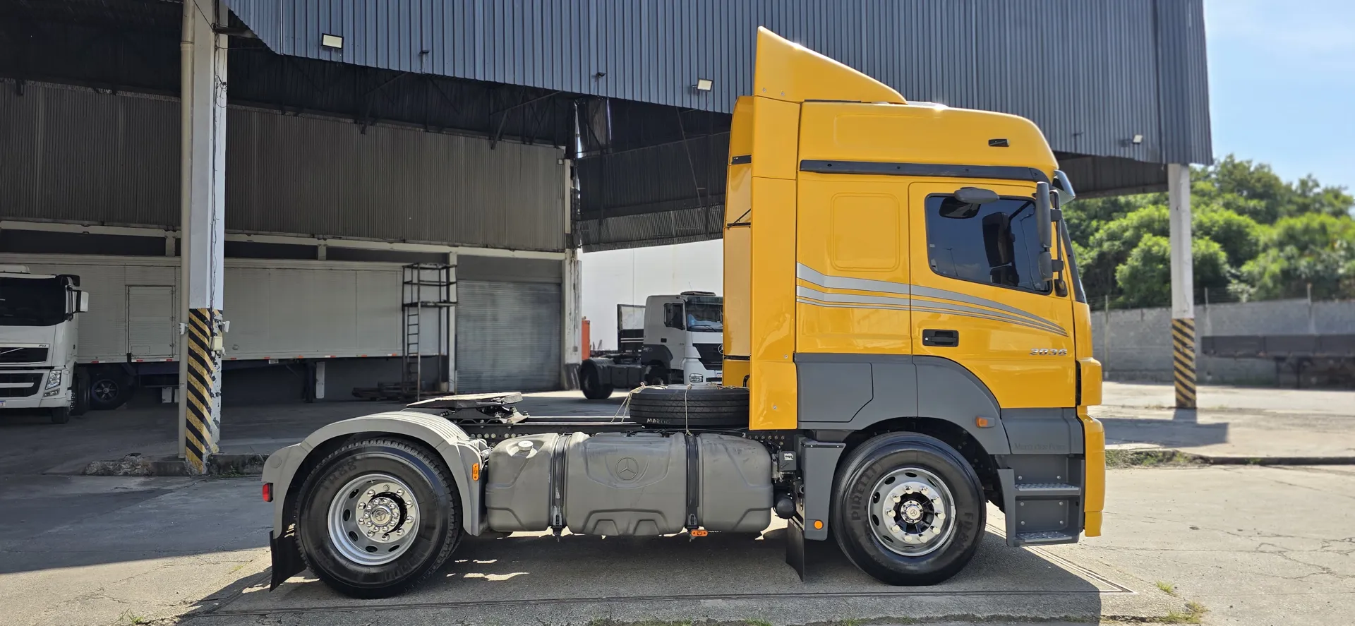 MERCEDES-BENZ AXOR 2019 - Foto 5