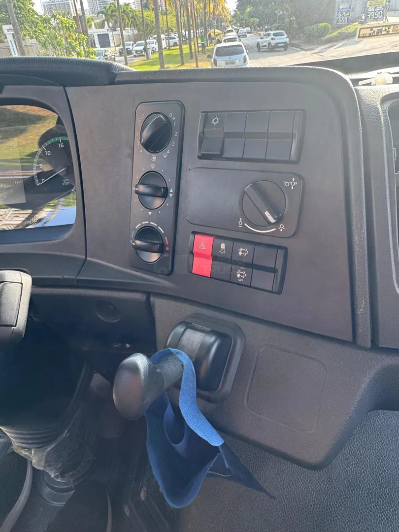 MERCEDES-BENZ ATEGO 2024 6X2 - Foto 6