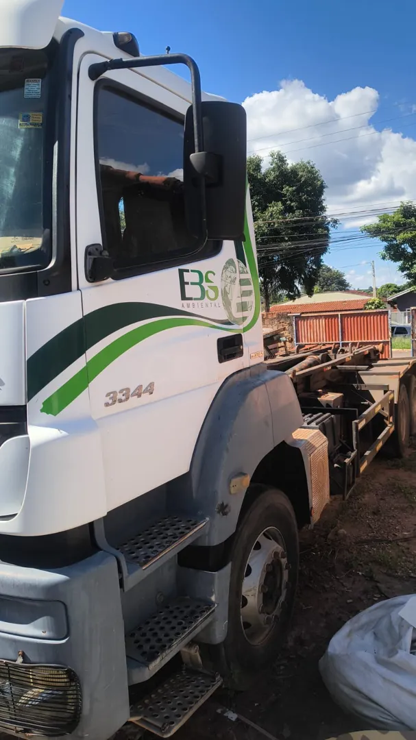 MERCEDES-BENZ AXOR 2013 6X4 - Foto 3