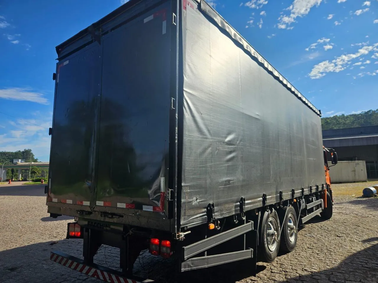 VOLKSWAGEN 24-280 2016 6X2 - Foto 5