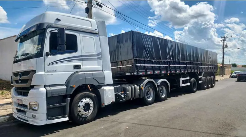 MERCEDES-BENZ AXOR 2020 6X2 - Foto 1